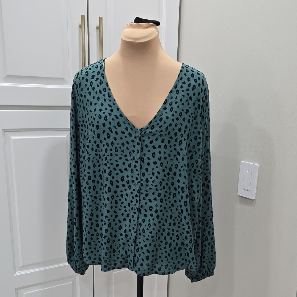 ixbe Green Relaxed Long Sleeve Blouse